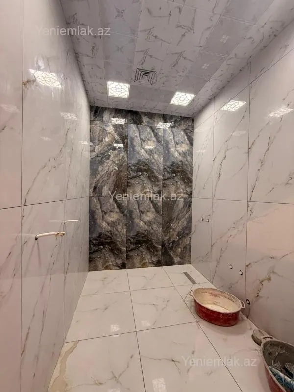 Satılır 6 otaqlı həyət evi 300 m²