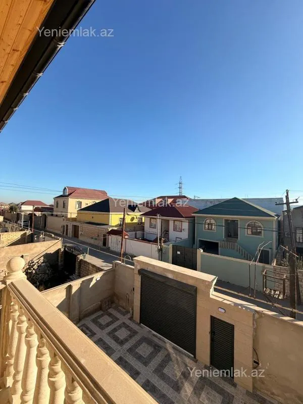 Satılır 6 otaqlı həyət evi 300 m²