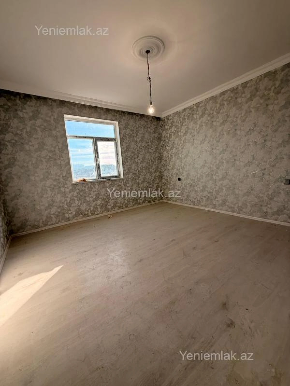 Satılır 6 otaqlı həyət evi 220 m²