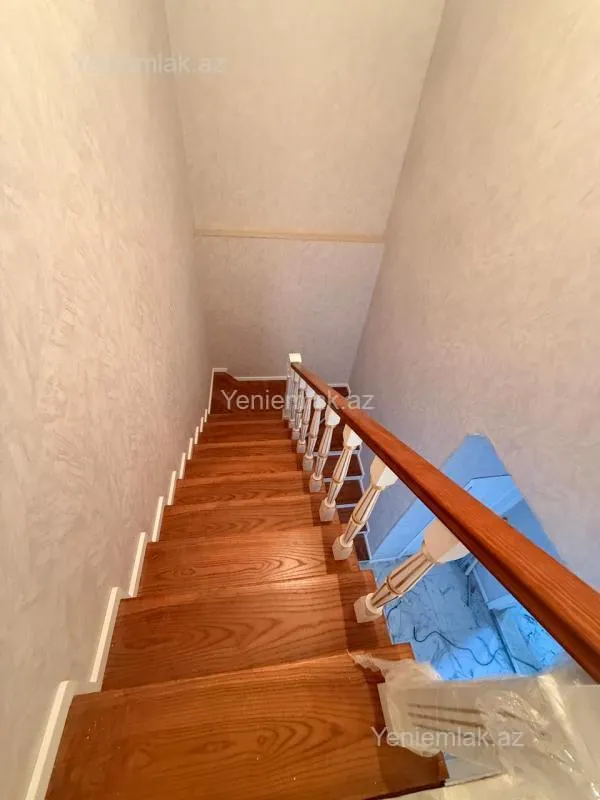 Satılır 6 otaqlı həyət evi 220 m²