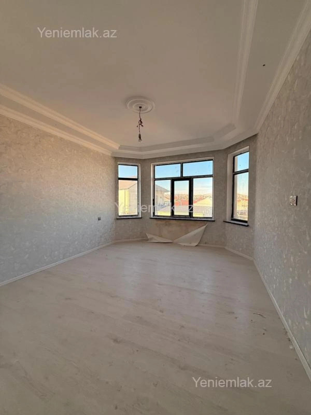 Satılır 6 otaqlı həyət evi 220 m²