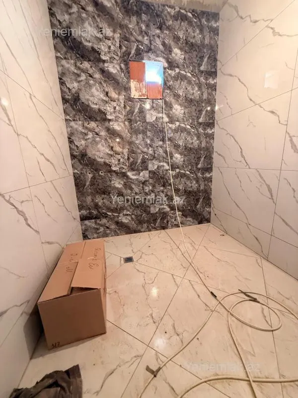 Satılır 6 otaqlı həyət evi 220 m²