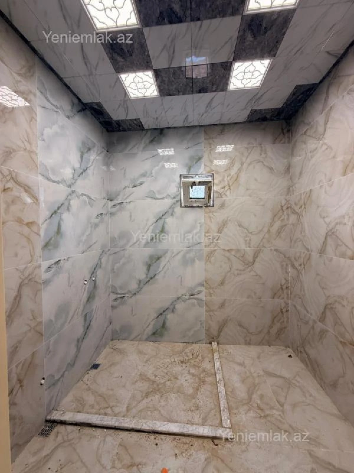 Satılır 7 otaqlı həyət evi 300 m²