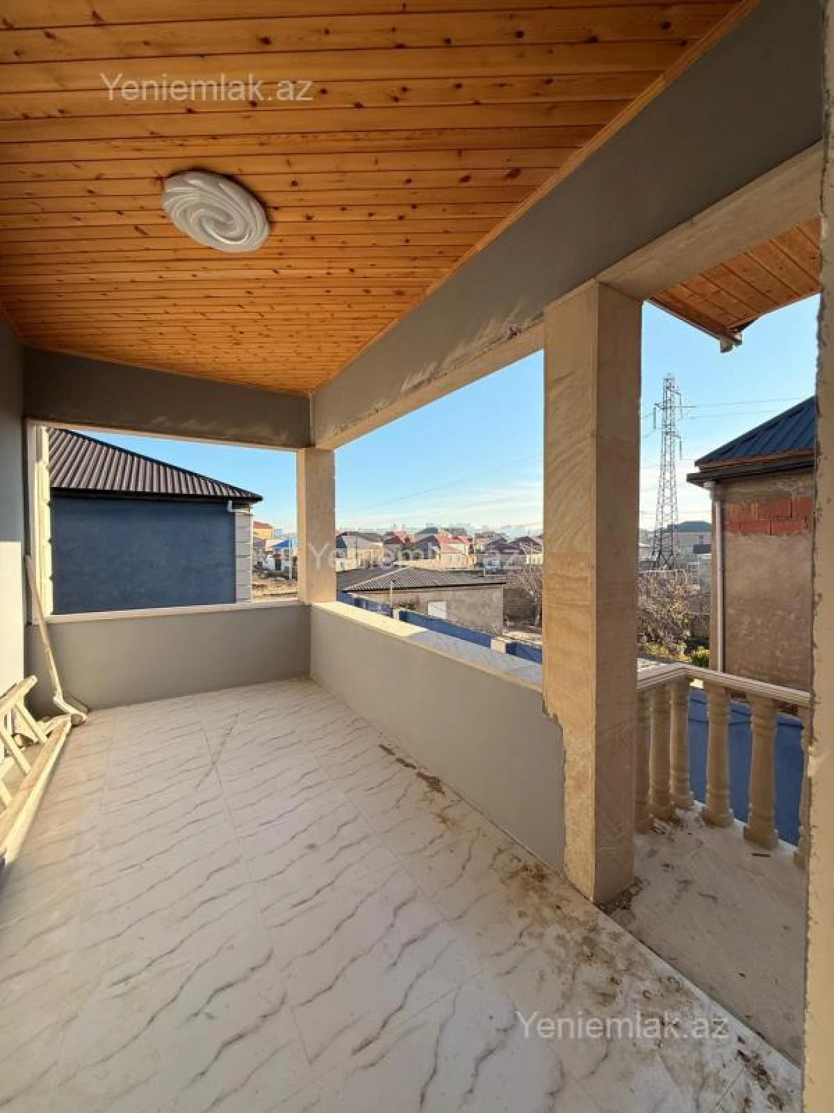 Satılır 7 otaqlı həyət evi 300 m²
