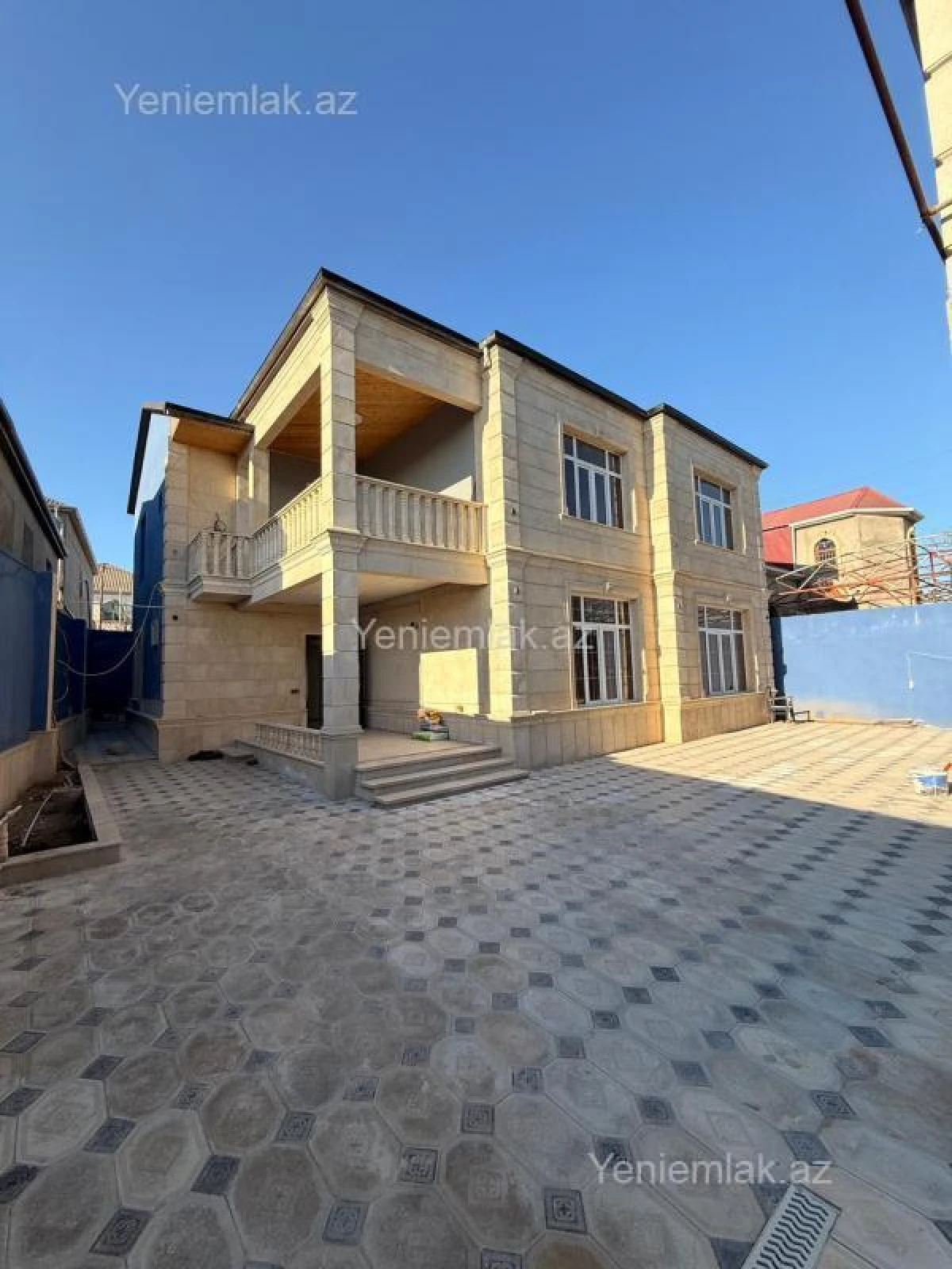 Satılır 7 otaqlı həyət evi 300 m²