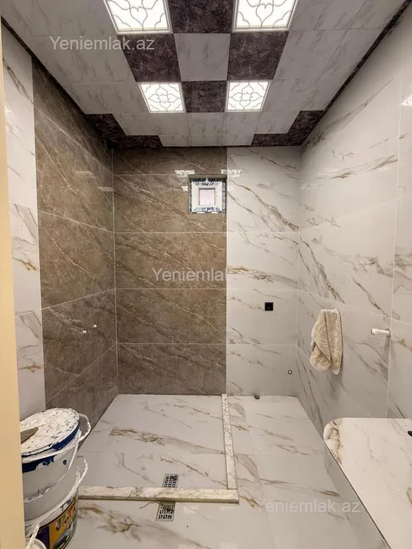 Satılır 7 otaqlı həyət evi 300 m²