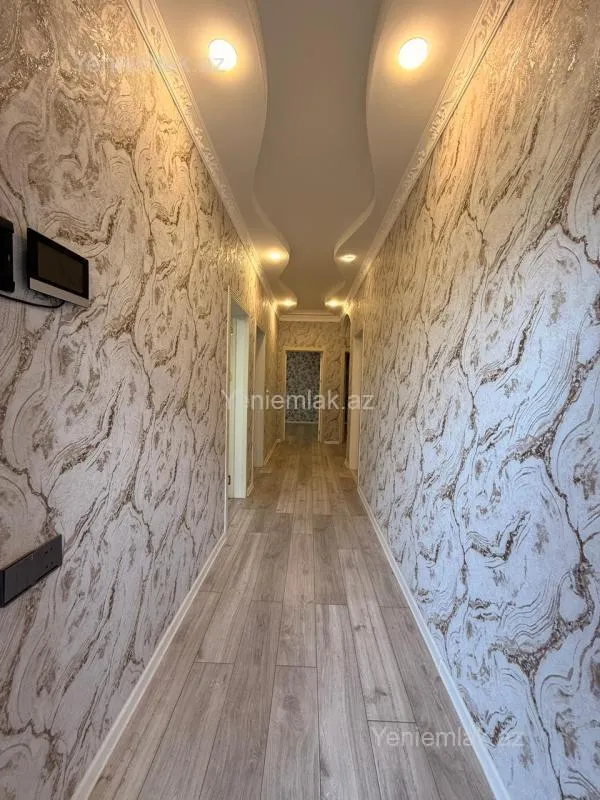 Satılır 5 otaqlı həyət evi 240 m²