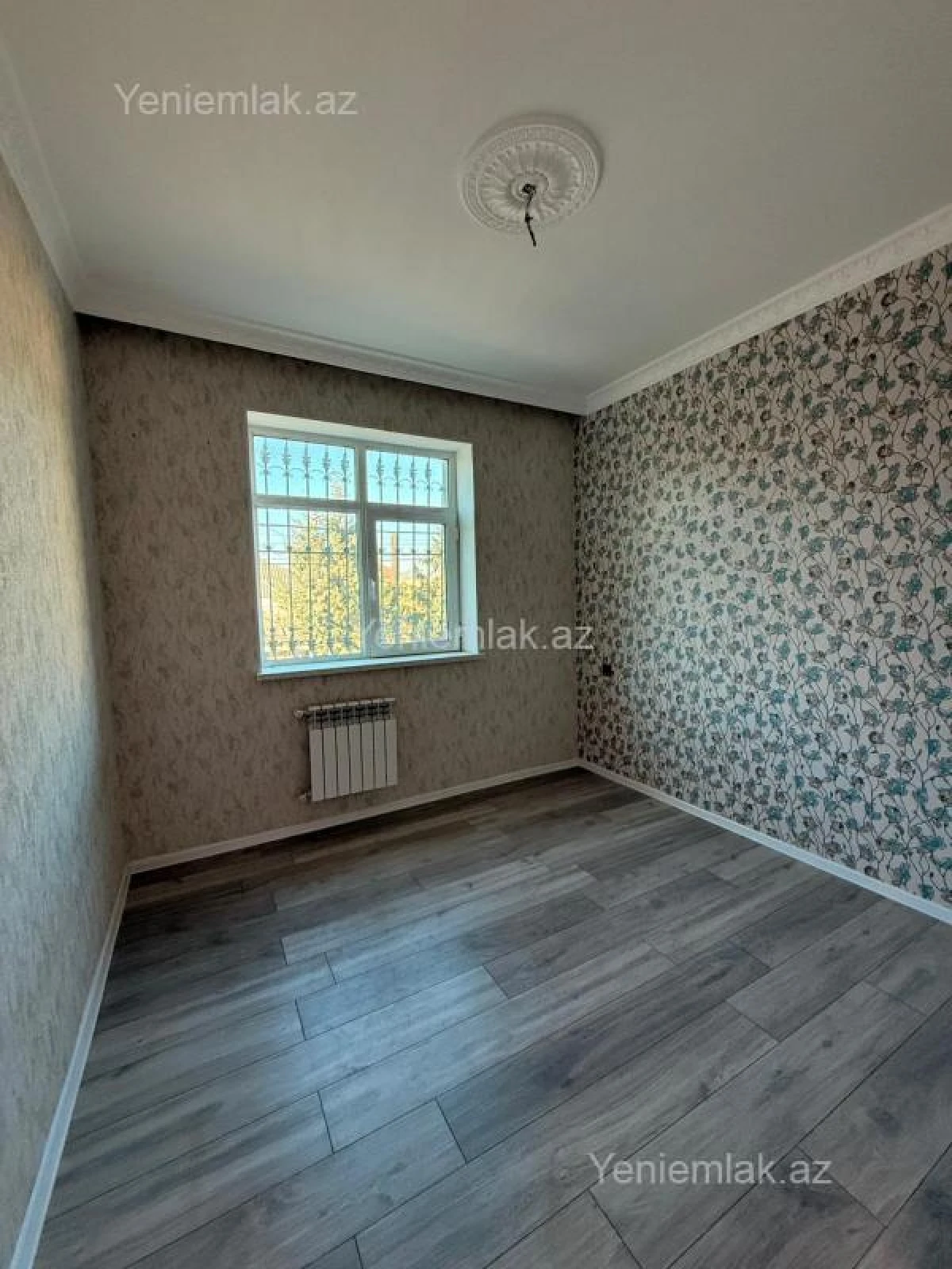 Satılır 5 otaqlı həyət evi 240 m²