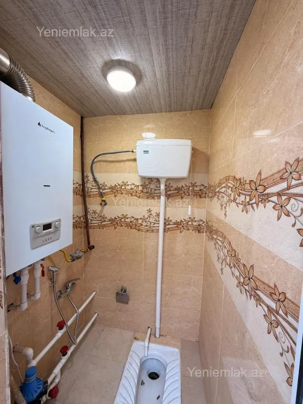 Satılır 5 otaqlı həyət evi 240 m²