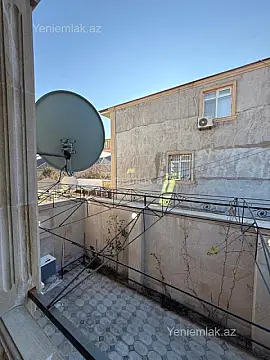 Satılır 5 otaqlı həyət evi 240 m²