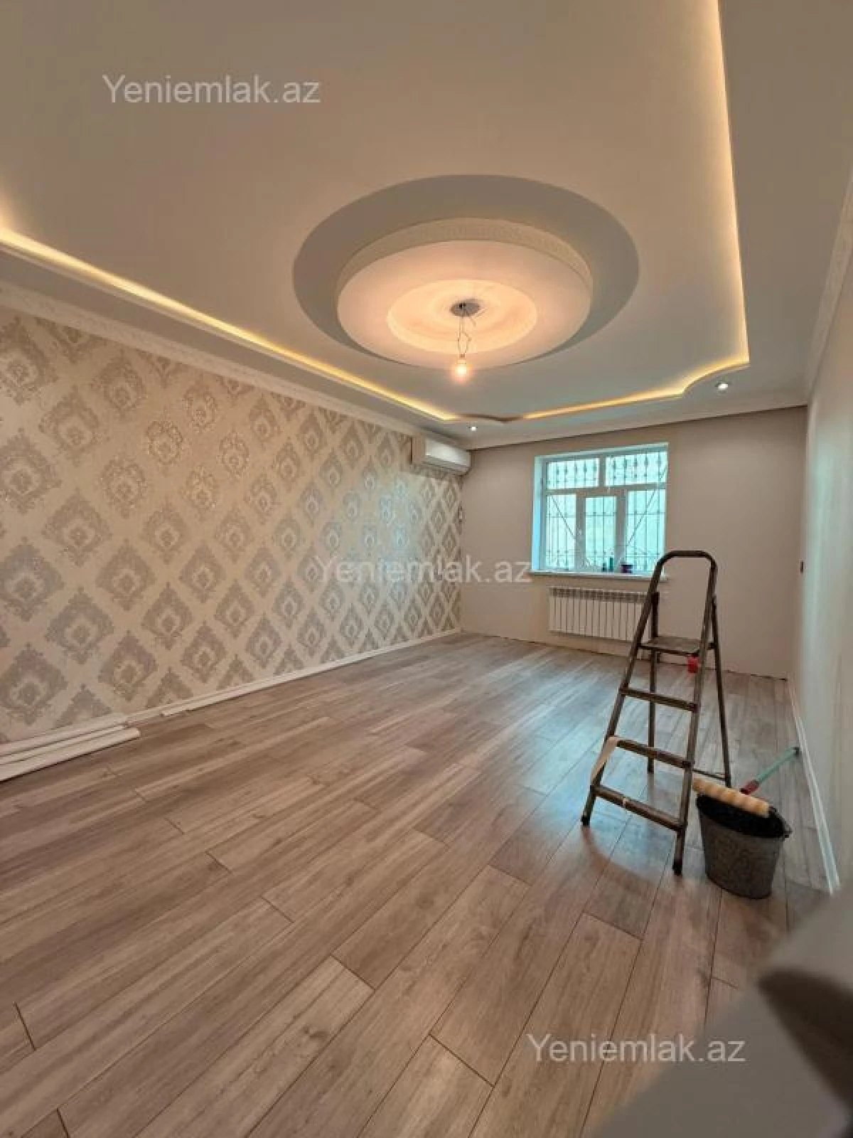 Satılır 5 otaqlı həyət evi 240 m²