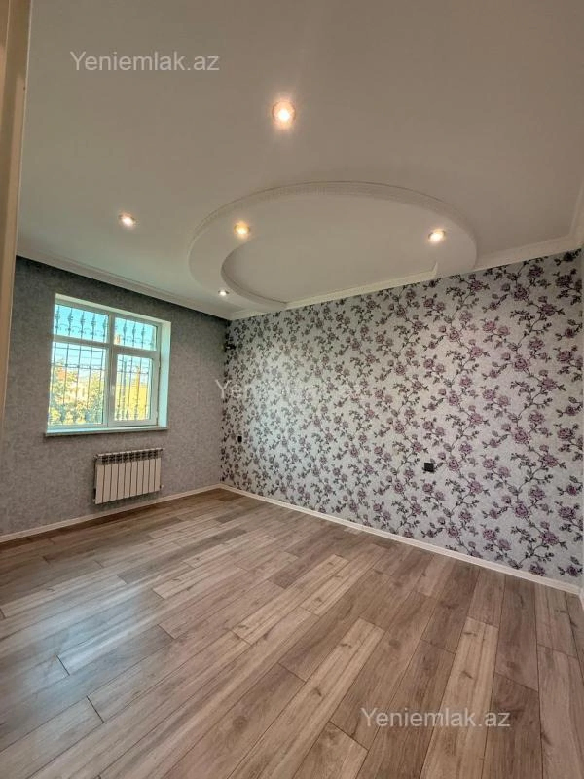 Satılır 5 otaqlı həyət evi 240 m²