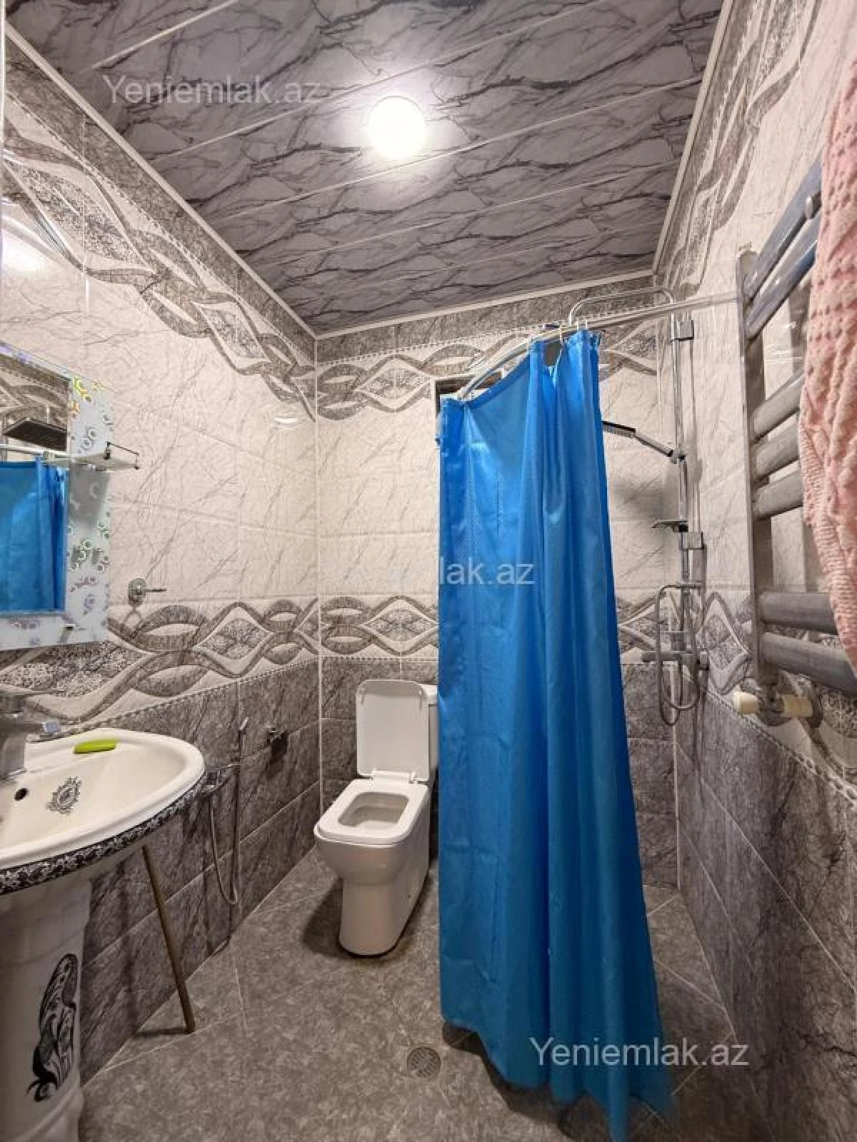 Satılır 5 otaqlı həyət evi 240 m²