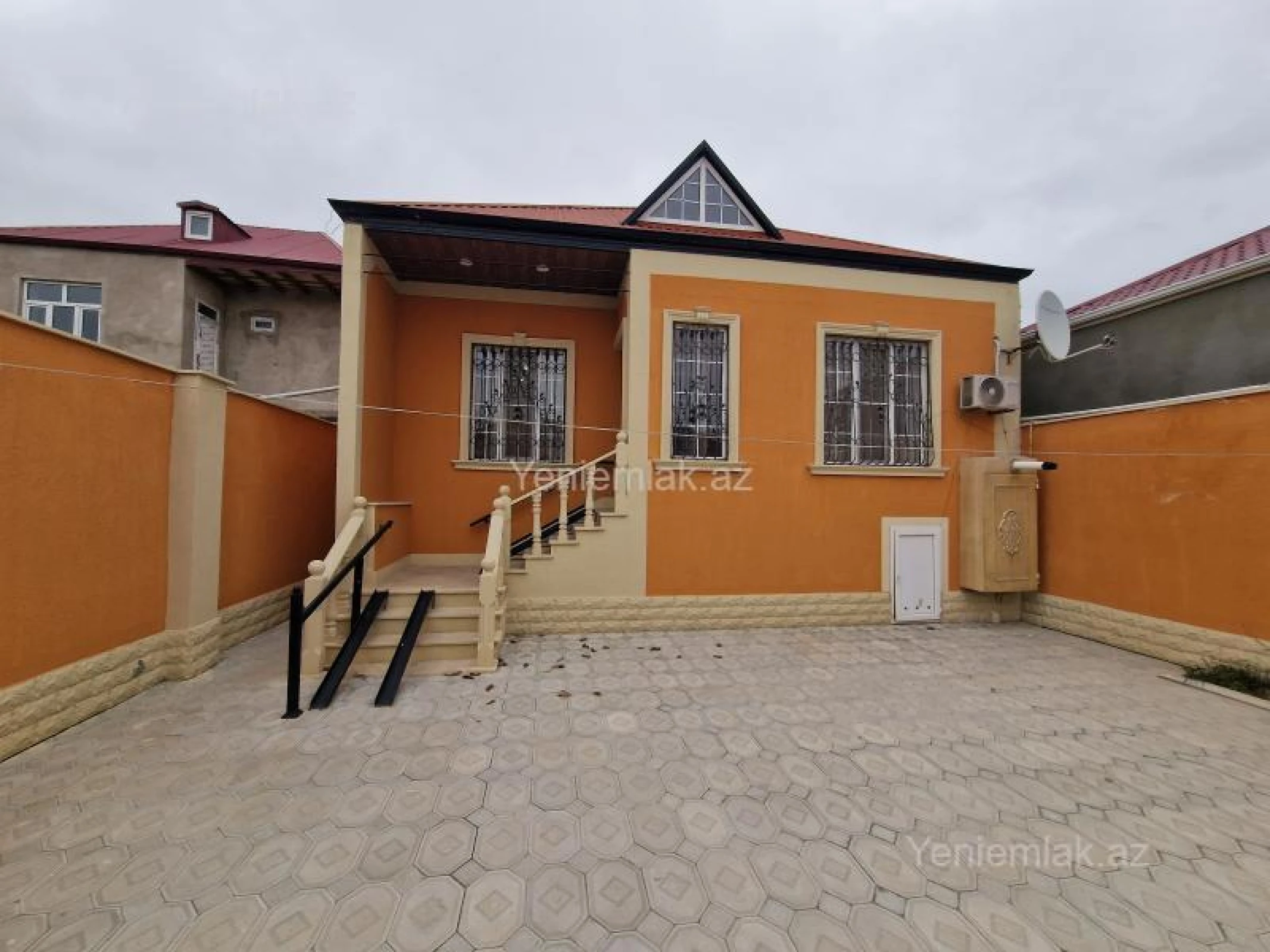 Satılır 4 otaqlı həyət evi 123 m²