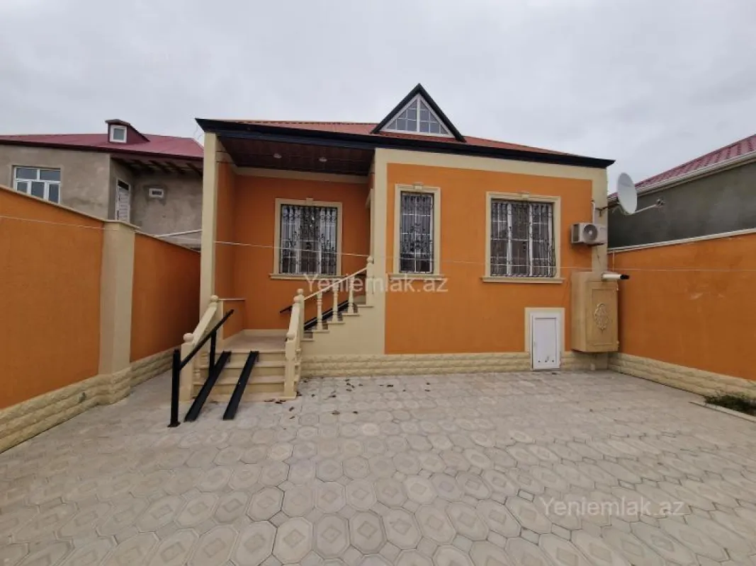 Satılır 4 otaqlı həyət evi 123 m²