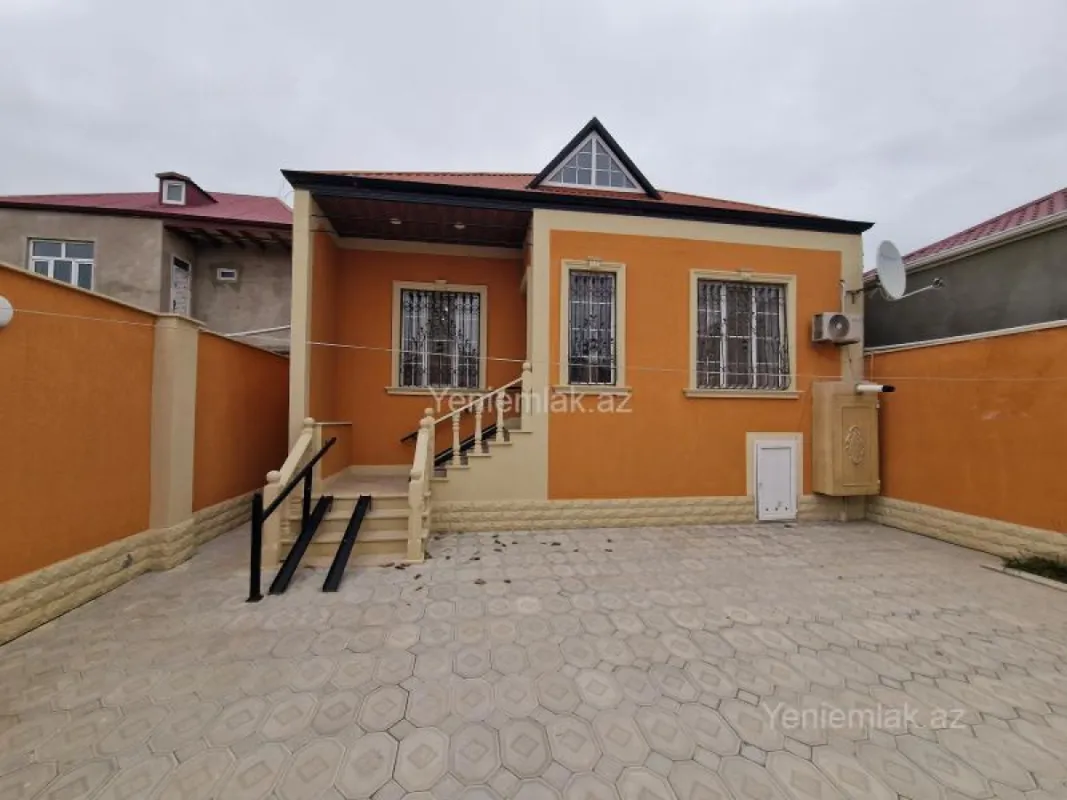 Satılır 4 otaqlı həyət evi 123 m²