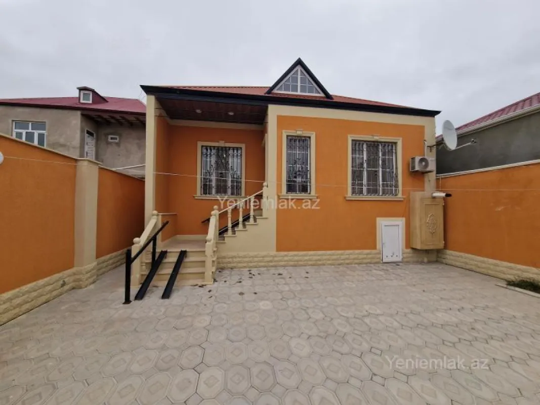 Satılır 4 otaqlı həyət evi 123 m²