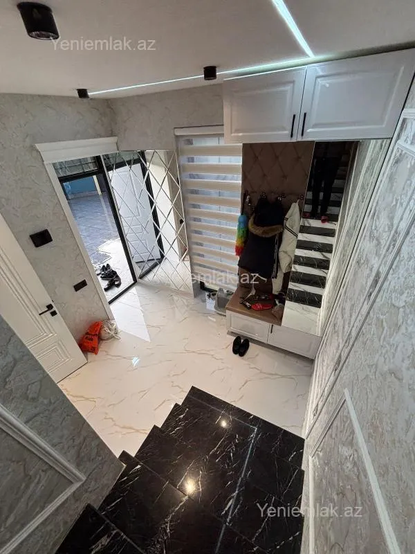 Satılır 4 otaqlı həyət evi 290 m²