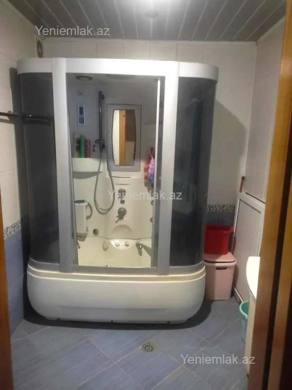 Satılır 3 otaqlı yeni tikili 138 m²