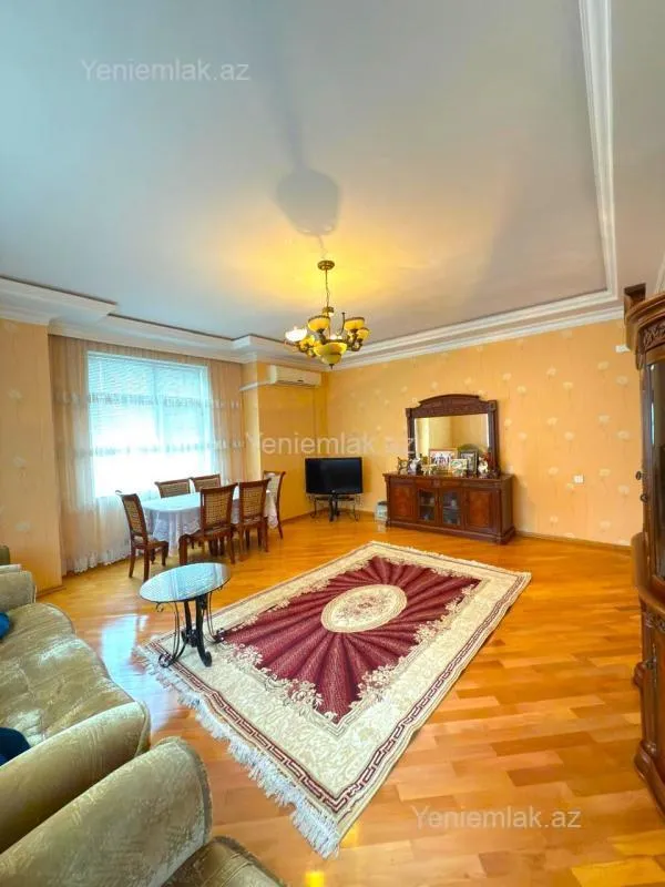 Satılır 3 otaqlı yeni tikili 138 m²
