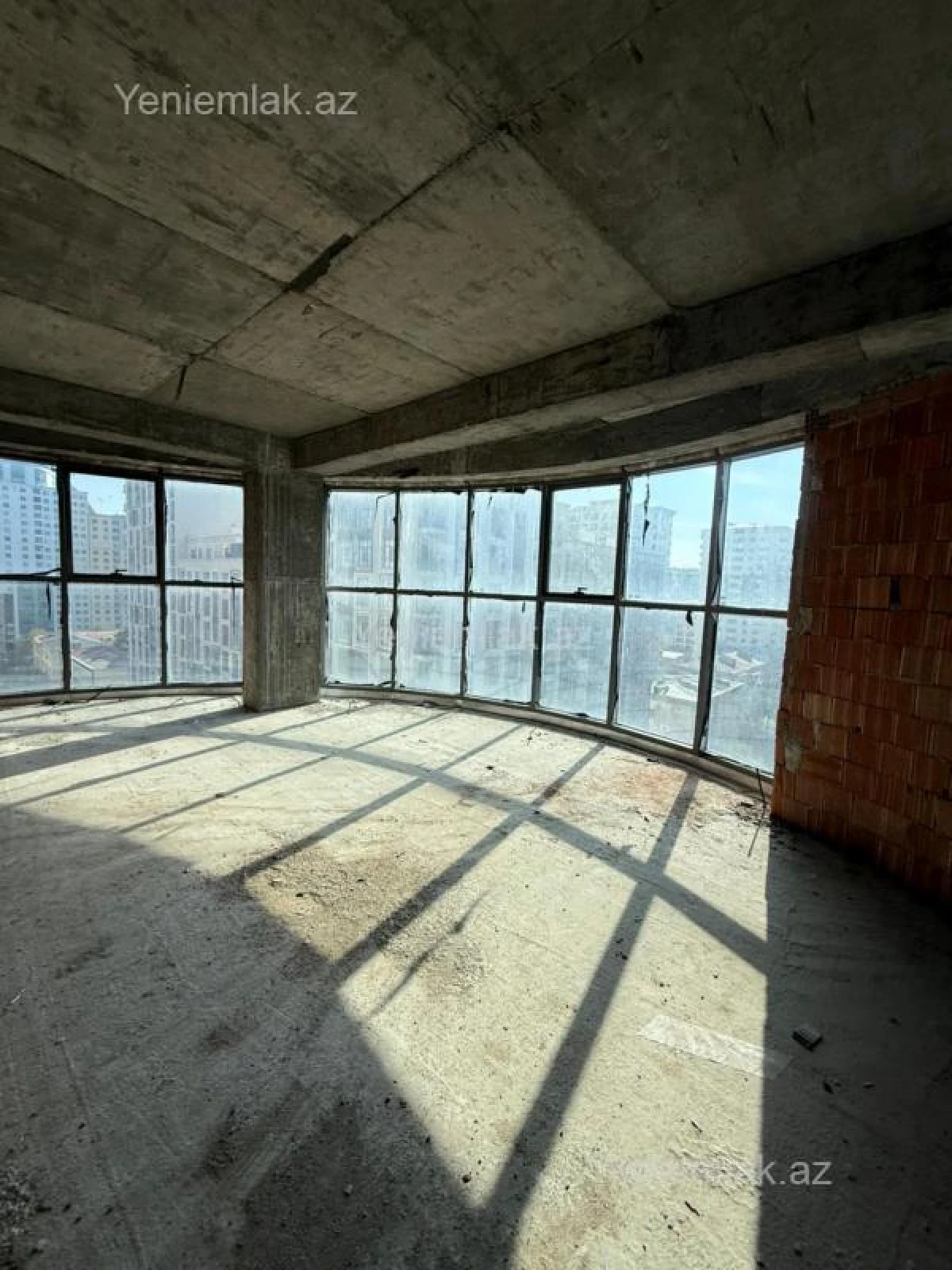 Satılır 4 otaqlı yeni tikili 210 m²