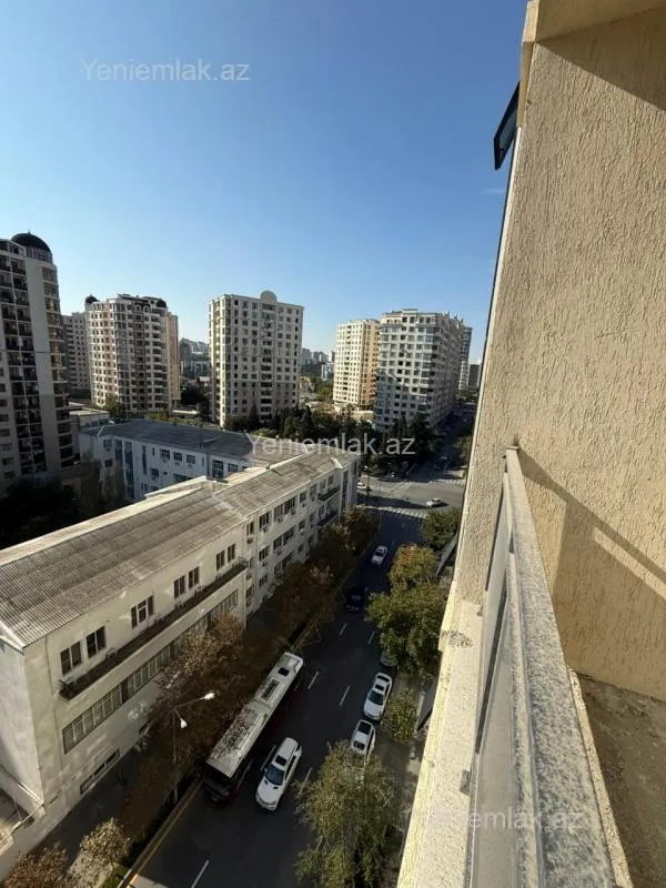 Satılır 4 otaqlı yeni tikili 210 m²