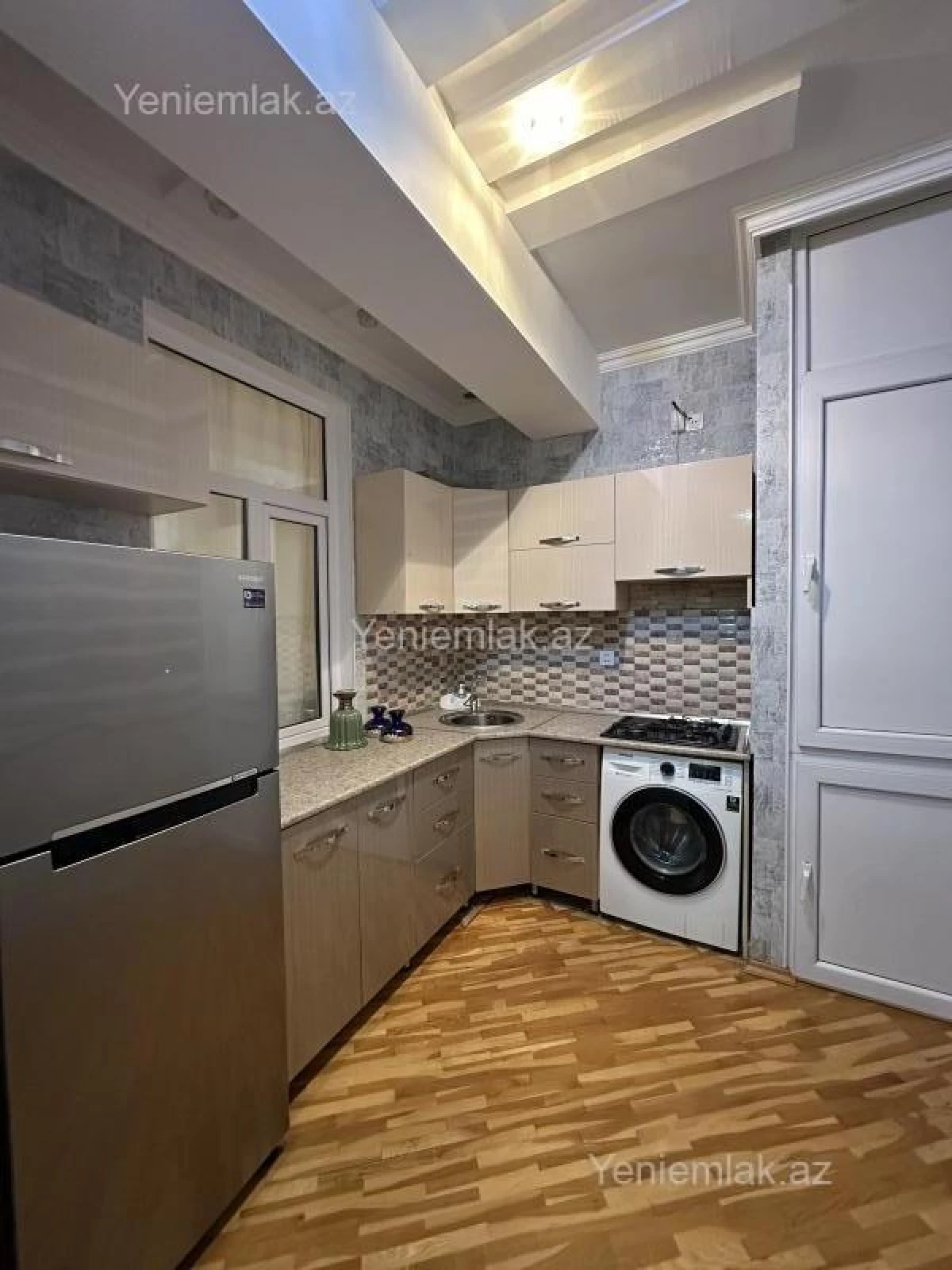 Satılır 2 otaqlı yeni tikili 73 m²