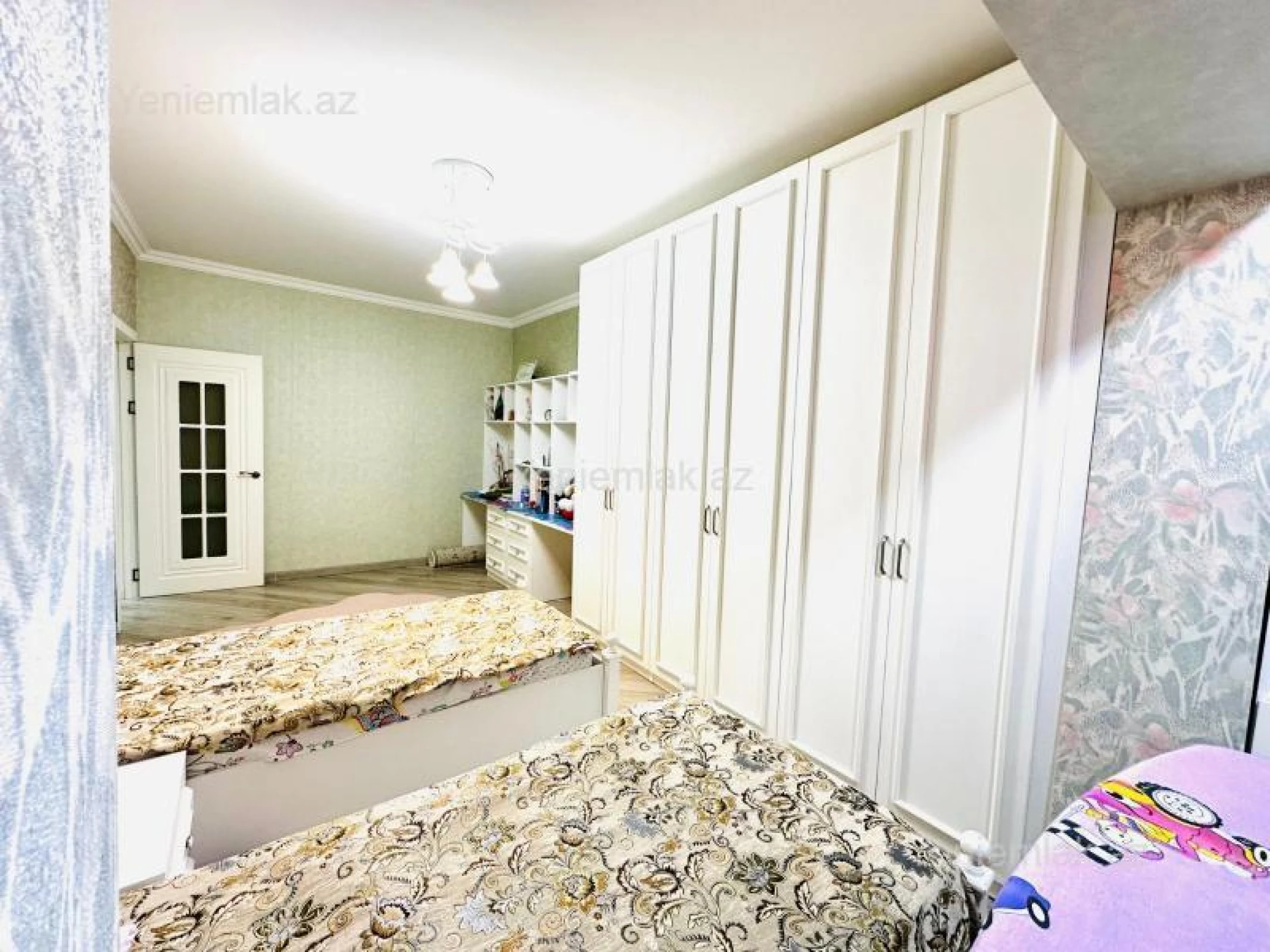 Satılır 4 otaqlı köhnə tikili 100 m²