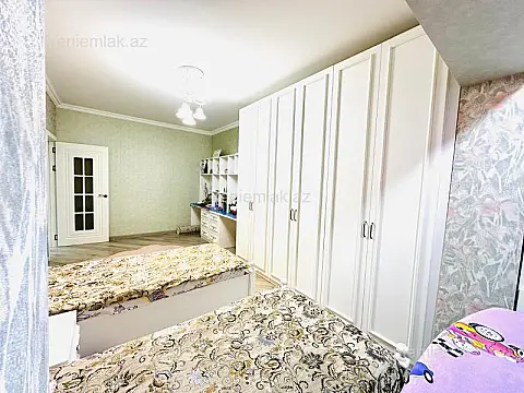 Satılır 4 otaqlı köhnə tikili 100 m²