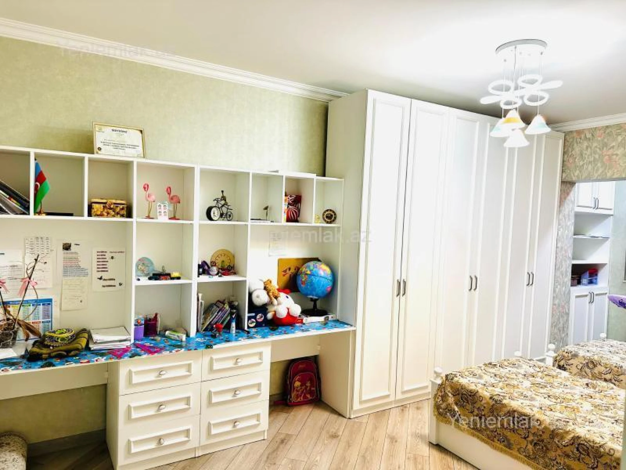 Satılır 4 otaqlı köhnə tikili 100 m²