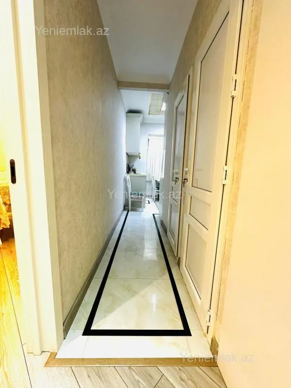 Satılır 4 otaqlı köhnə tikili 100 m²