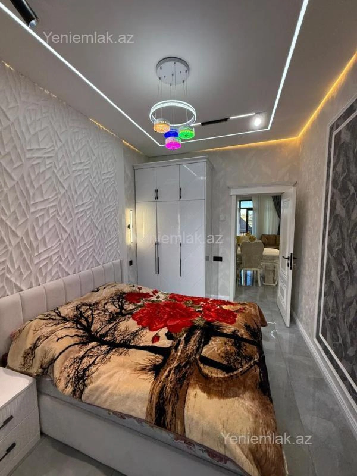 Satılır 6 otaqlı həyət evi 300 m²