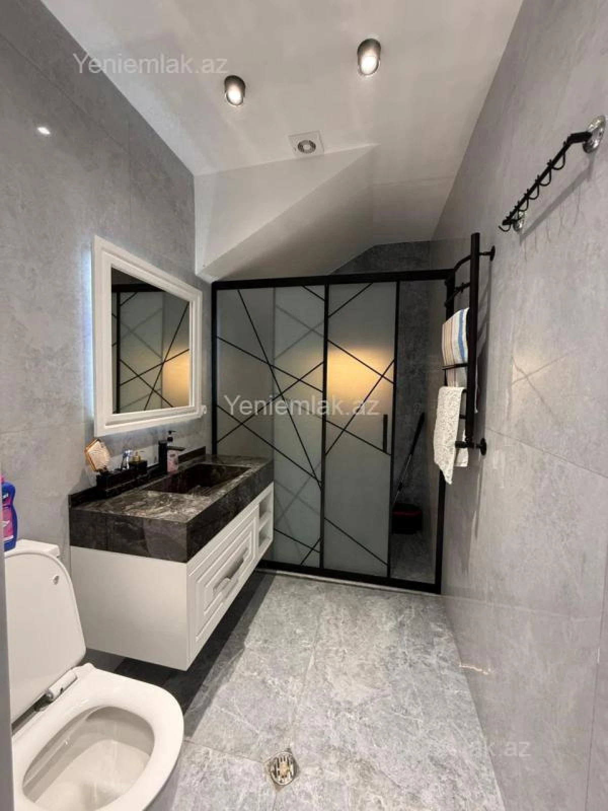 Satılır 6 otaqlı həyət evi 300 m²