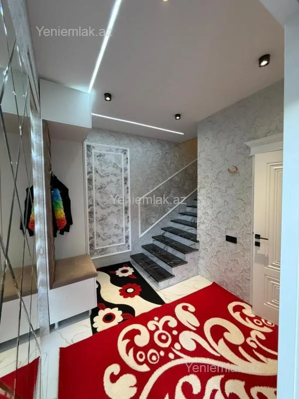 Satılır 6 otaqlı həyət evi 300 m²