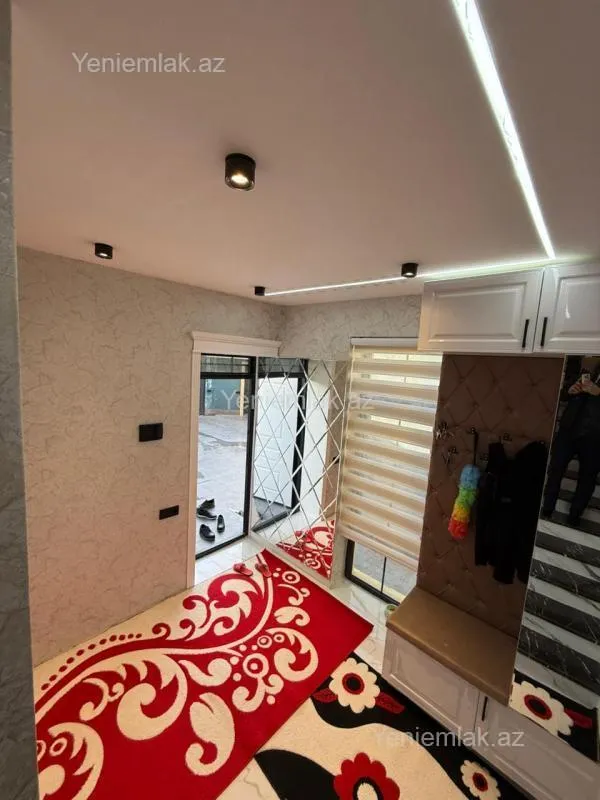 Satılır 6 otaqlı həyət evi 300 m²