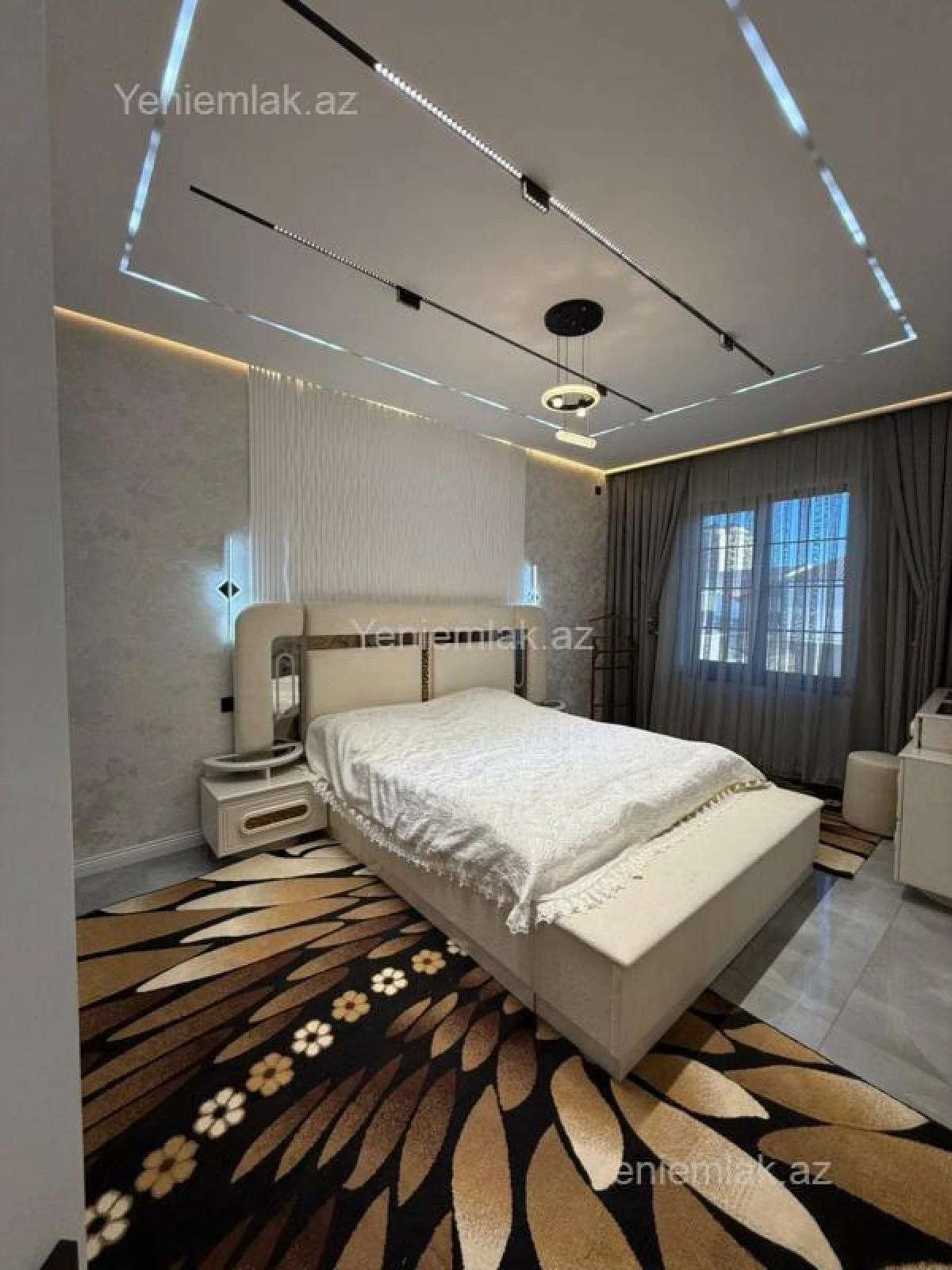 Satılır 6 otaqlı həyət evi 300 m²