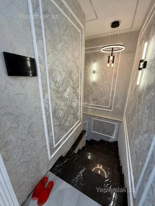 Satılır 6 otaqlı həyət evi 300 m²