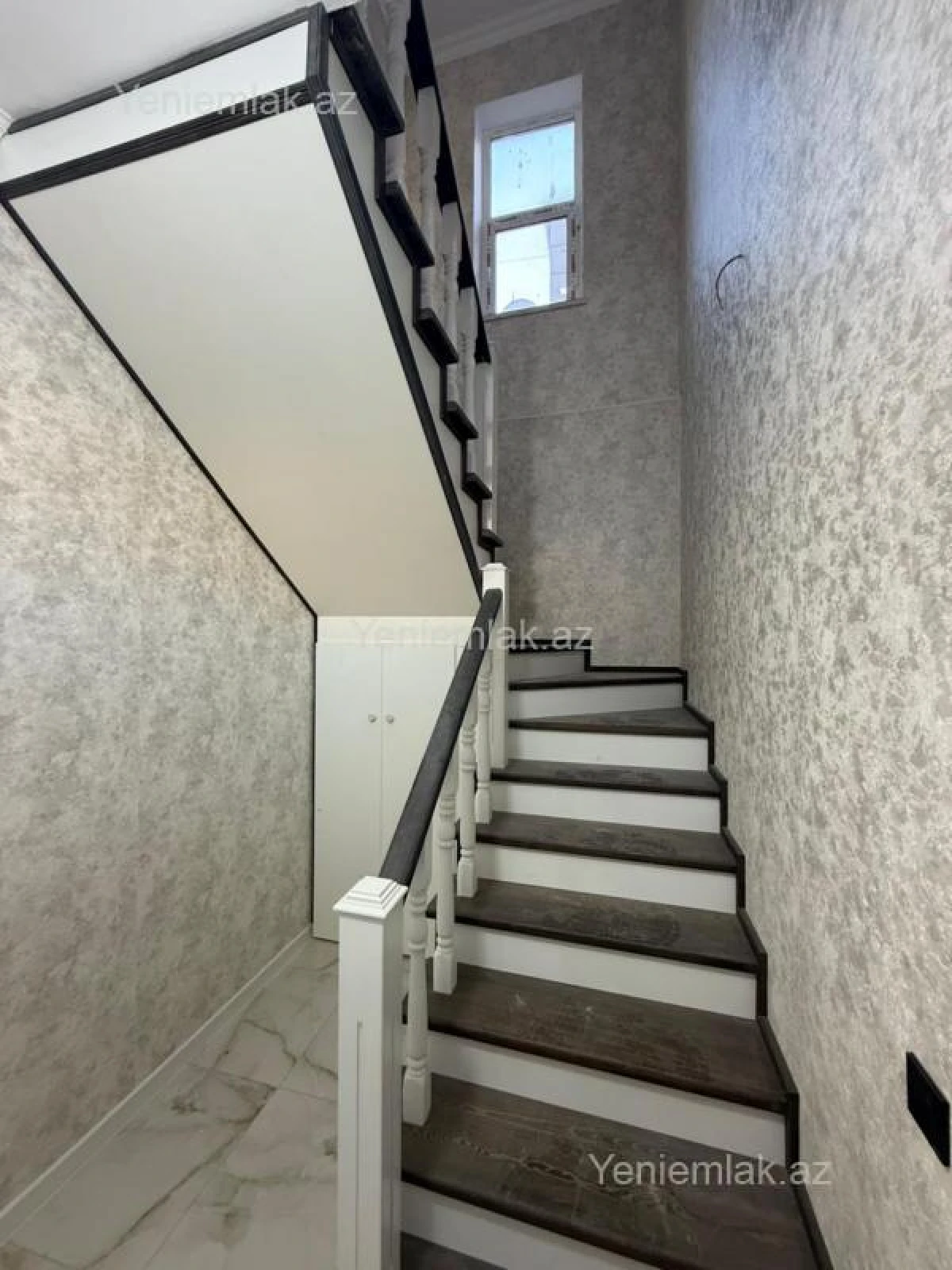 Satılır 5 otaqlı həyət evi 160 m²