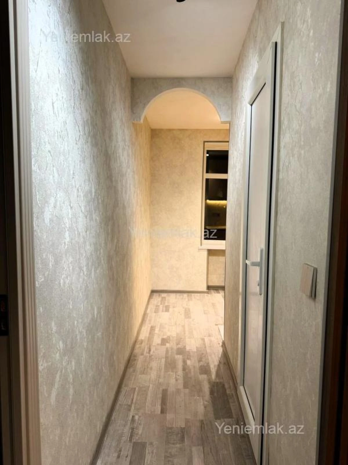 Satılır 2 otaqlı köhnə tikili 60 m²