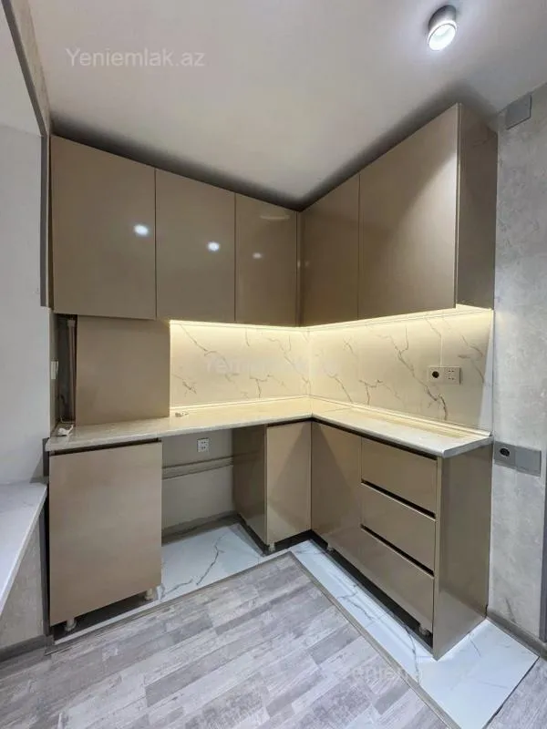 Satılır 2 otaqlı köhnə tikili 60 m²