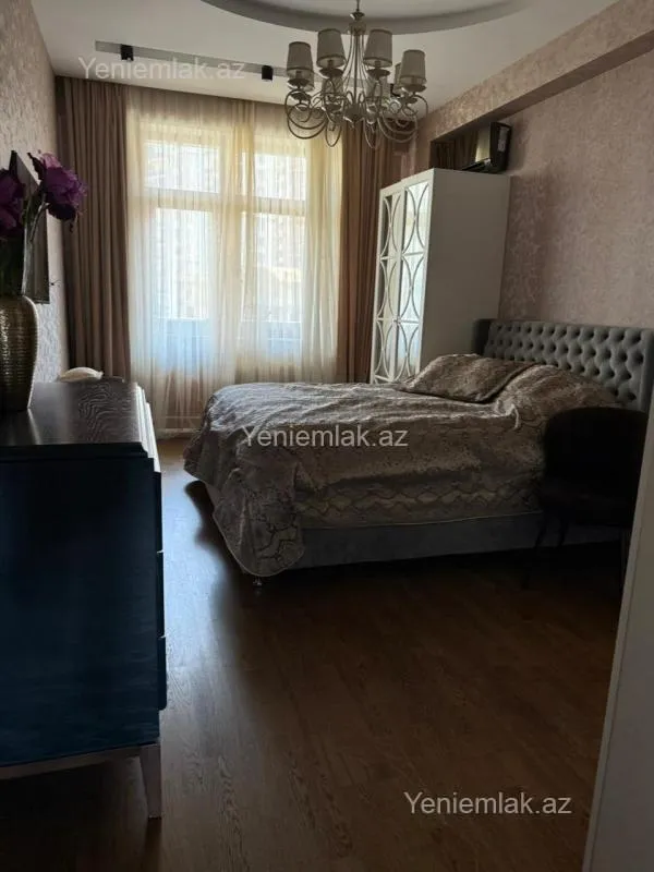 Satılır 3 otaqlı yeni tikili 112 m²