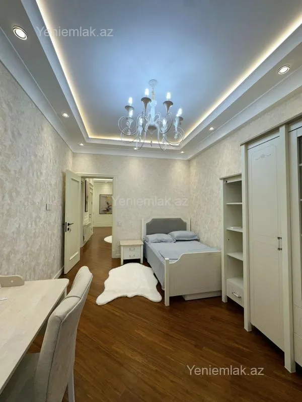 Satılır 4 otaqlı yeni tikili 191 m²