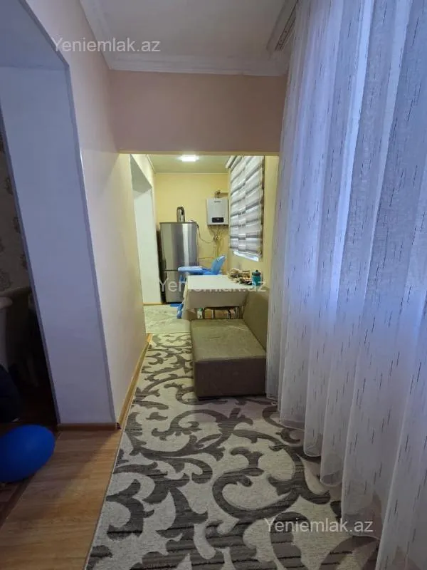 Satılır 2 otaqlı köhnə tikili 65 m²