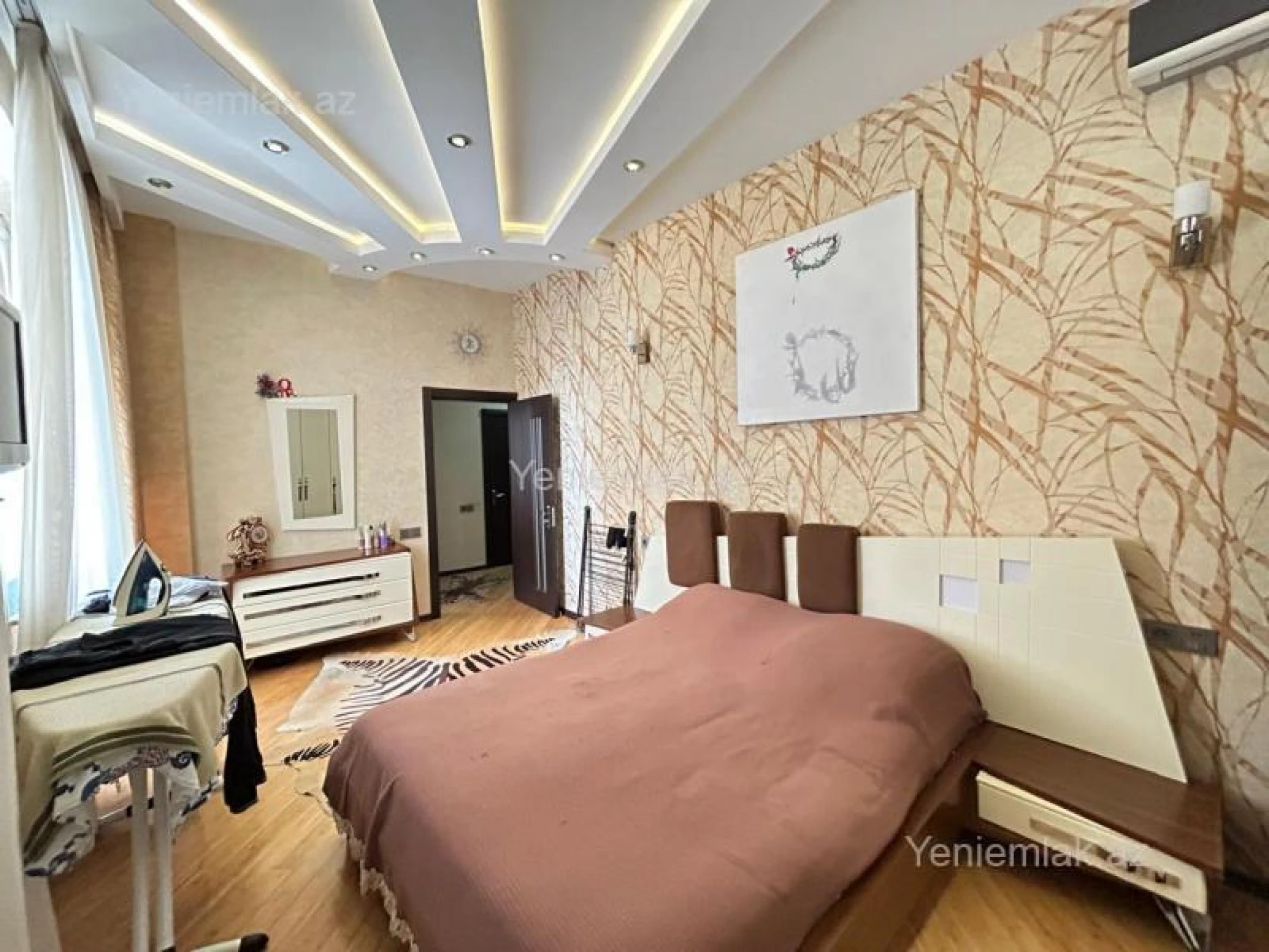 Satılır 4 otaqlı yeni tikili 160 m²