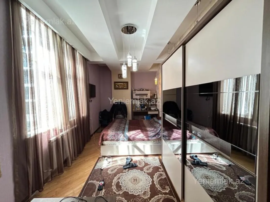 Satılır 4 otaqlı yeni tikili 160 m²