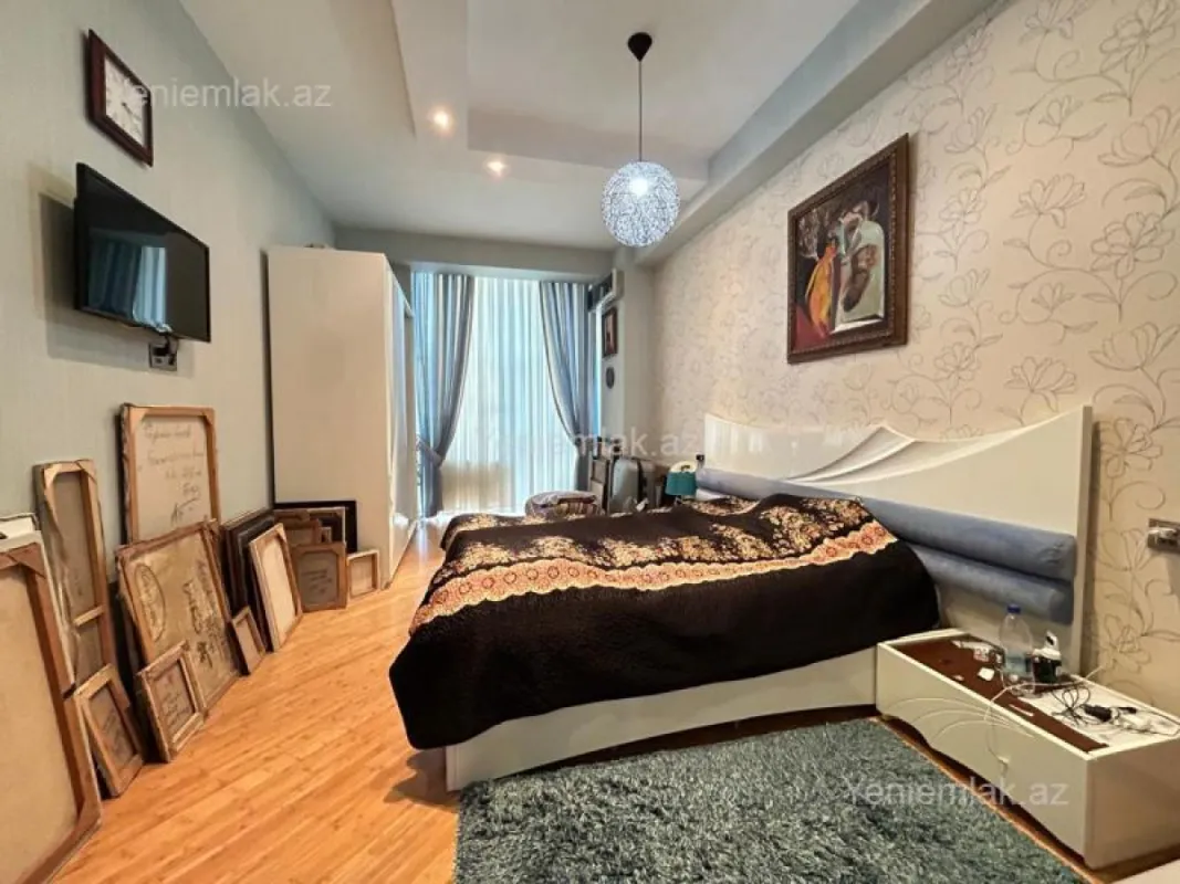 Satılır 4 otaqlı yeni tikili 160 m²