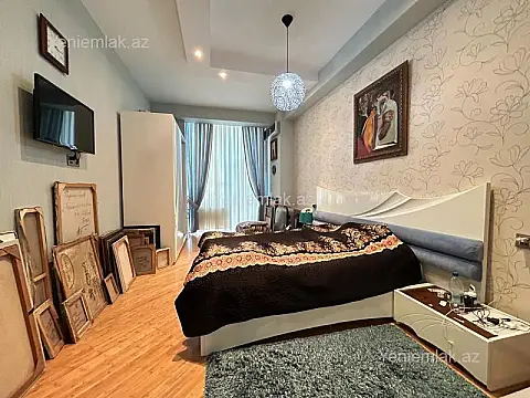 Satılır 4 otaqlı yeni tikili 160 m²