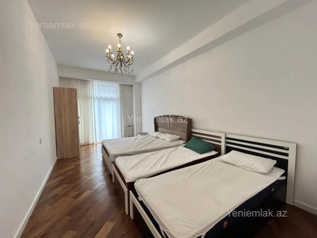 Satılır 4 otaqlı yeni tikili 180 m²