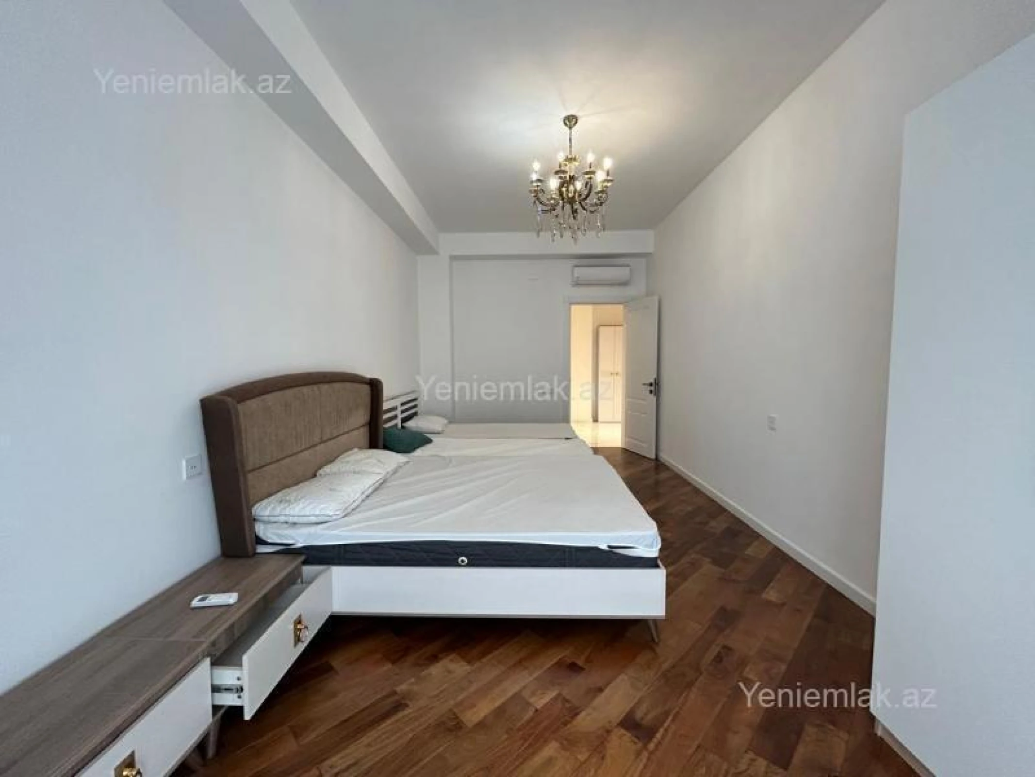 Satılır 4 otaqlı yeni tikili 180 m²