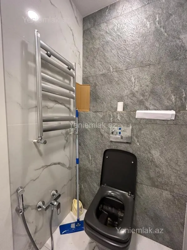 Satılır 4 otaqlı yeni tikili 180 m²